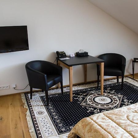 Hotel Panstvi Dlouha Lhota Екстер'єр фото