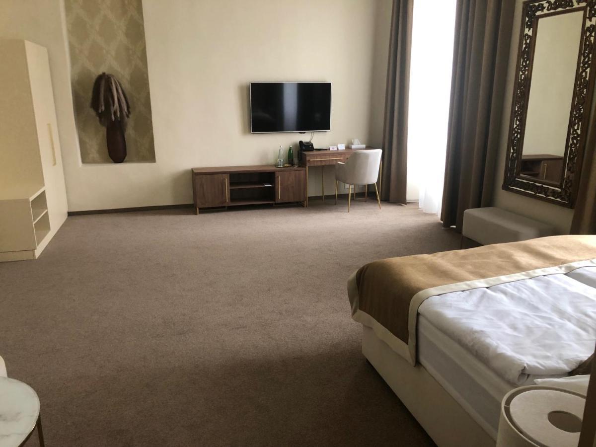 Hotel Panstvi Dlouha Lhota Екстер'єр фото