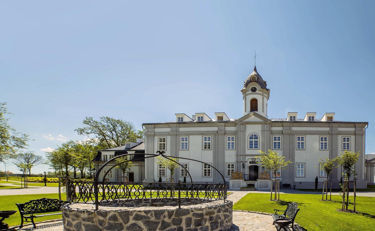 Hotel Panstvi Dlouha Lhota Екстер'єр фото