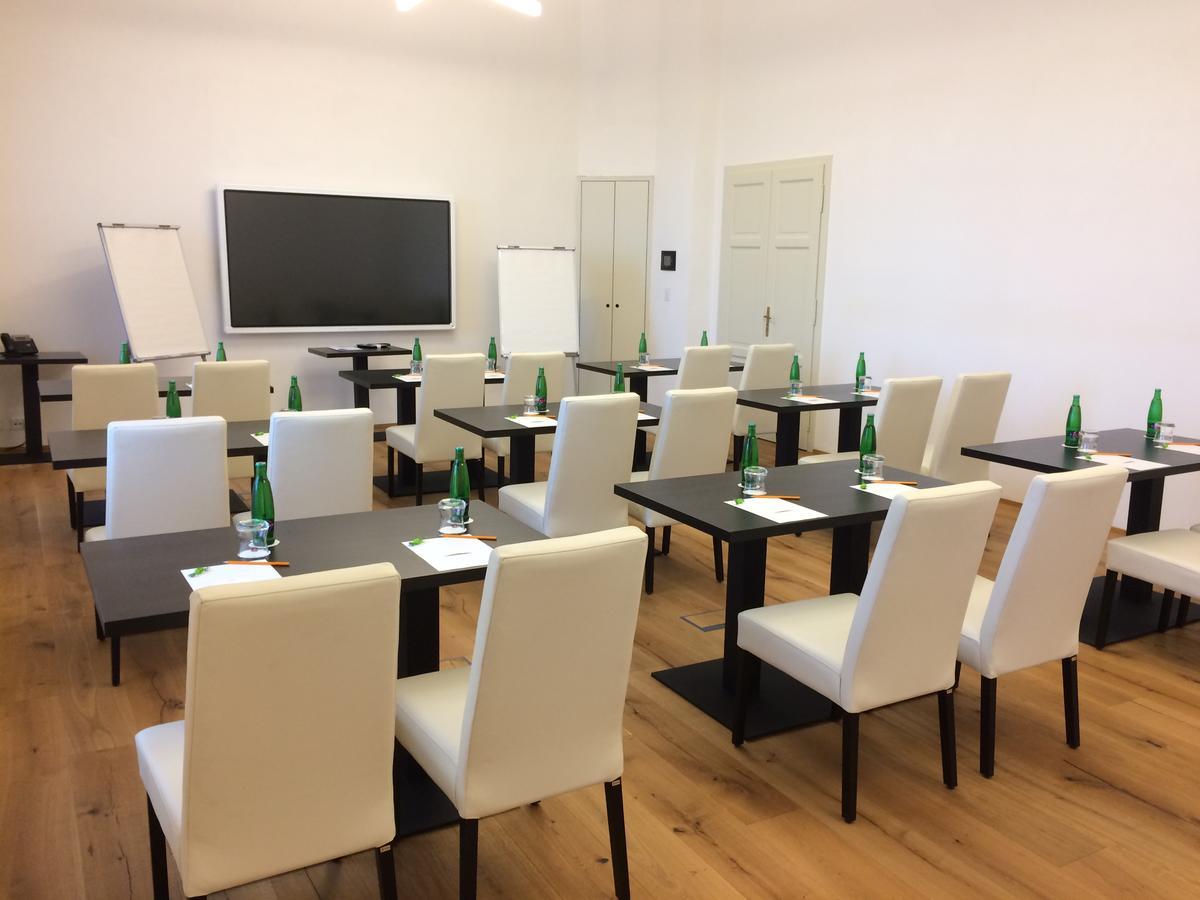 Hotel Panstvi Dlouha Lhota Екстер'єр фото
