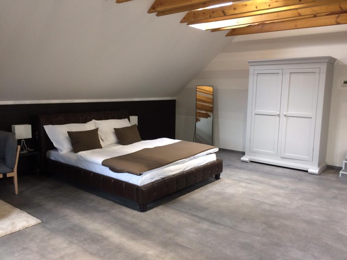 Hotel Panstvi Dlouha Lhota Екстер'єр фото